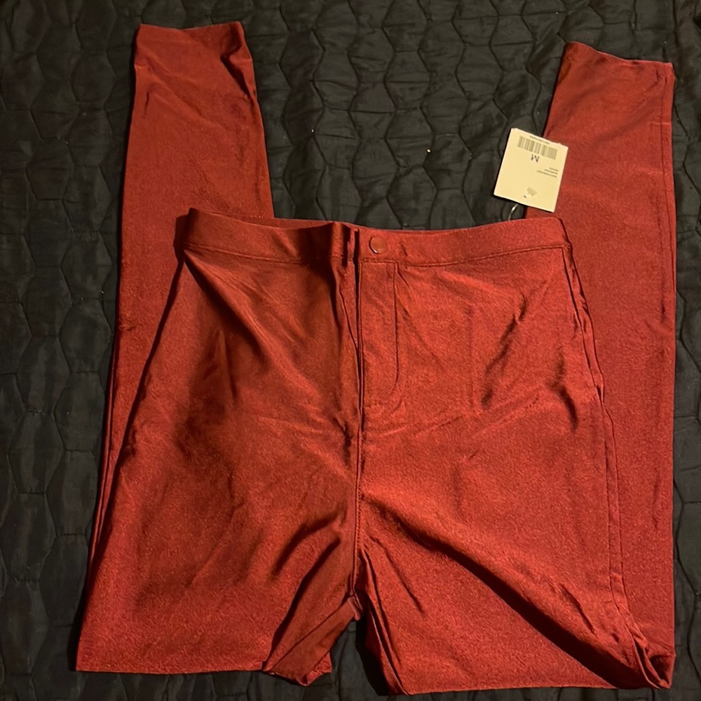 Brand new. 12.5 inches waist